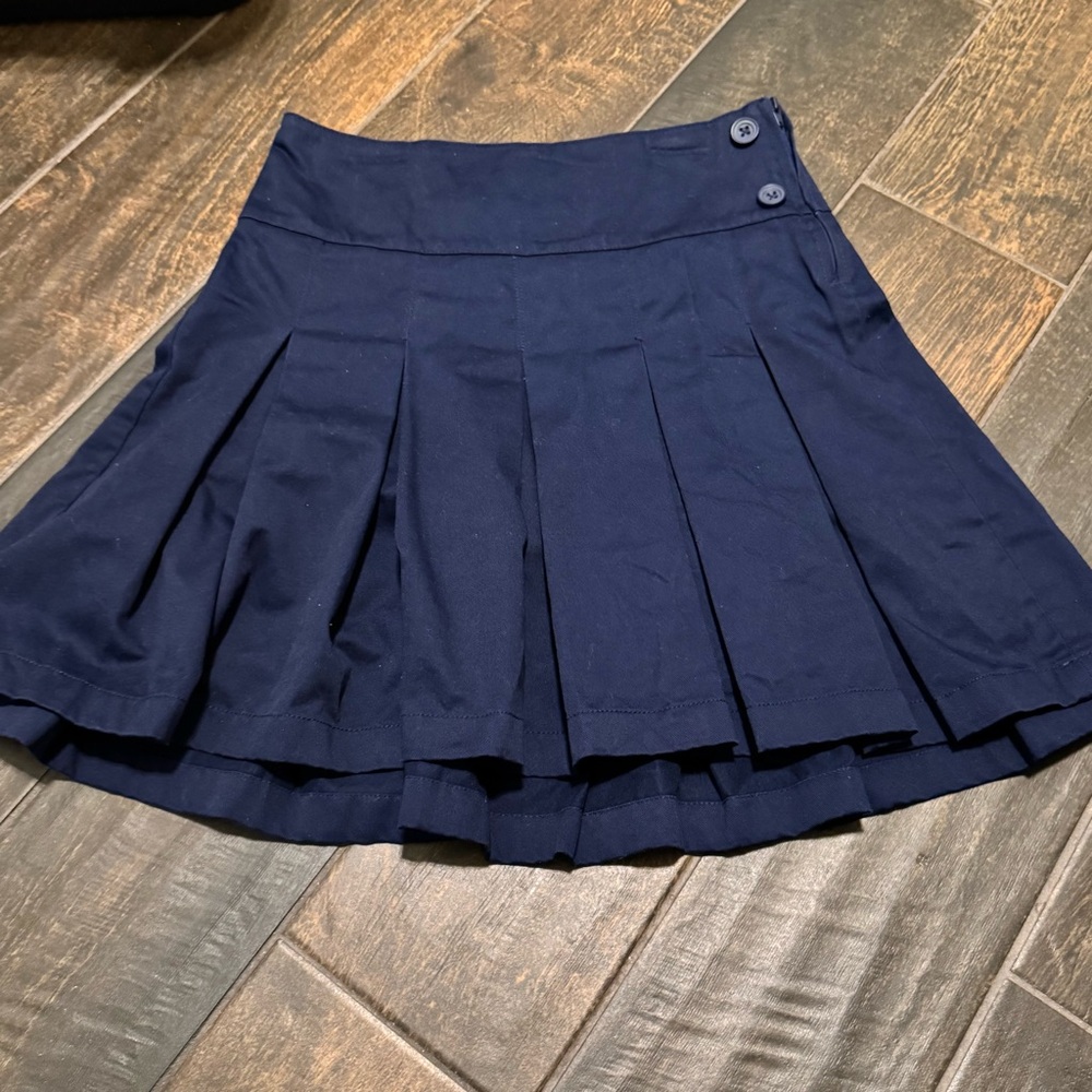 EUC Cherokee Pleated Skort